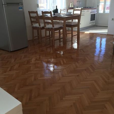 Centre Apartment Bozava Bagian luar foto