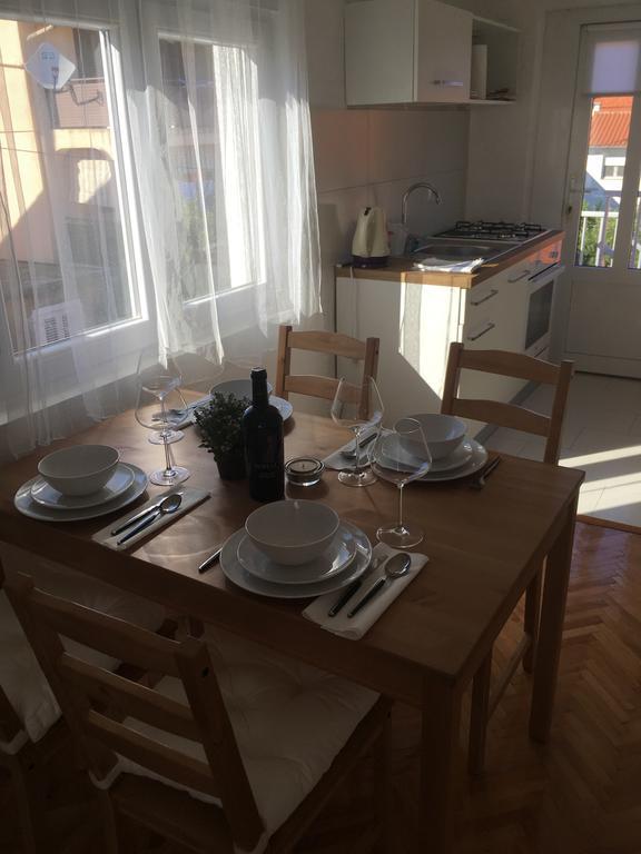 Centre Apartment Bozava Bagian luar foto