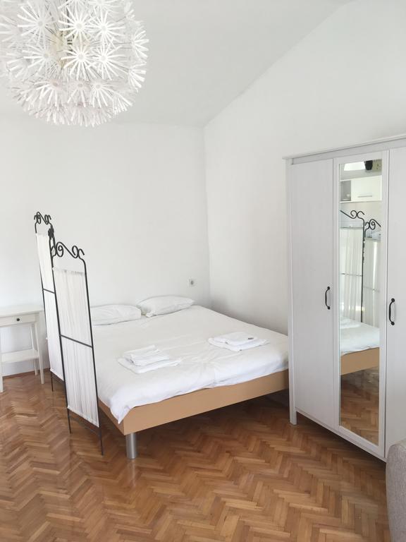 Centre Apartment Bozava Bagian luar foto